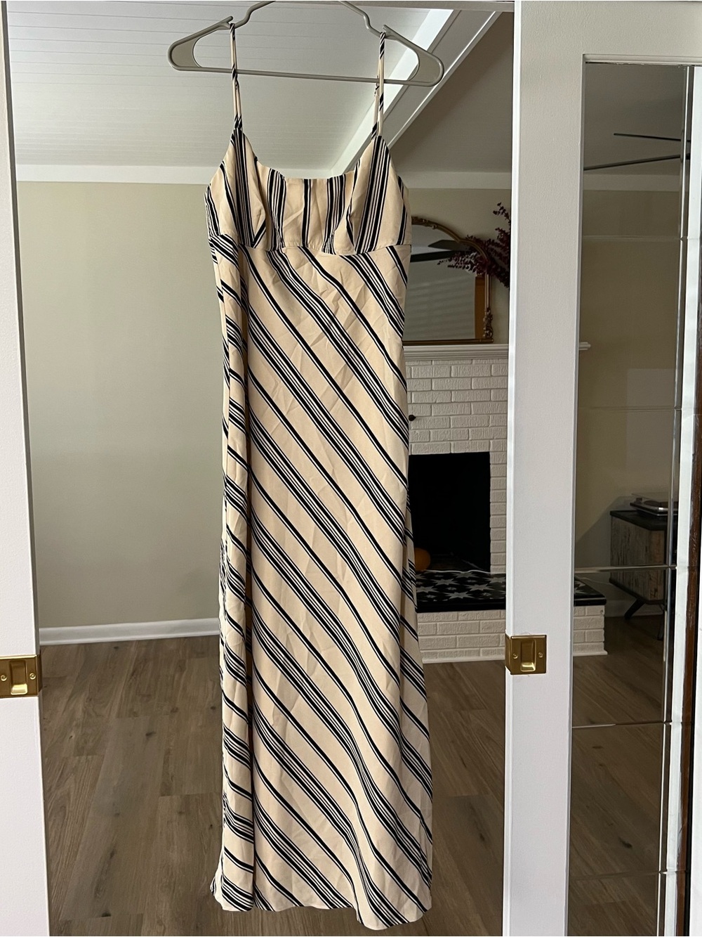 Le Lis Odette angled striped maxi dress size Large - Picture 2 of 7